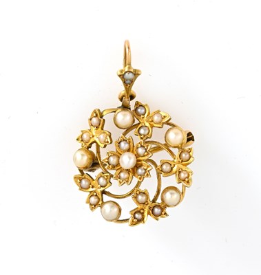 Lot 1 - An Edwardian gold pearl pendant brooch