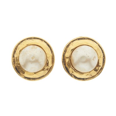 Lot 379 - Chanel, a pair of clip-on earrings.