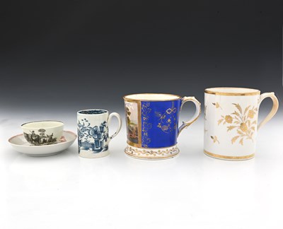 Lot 827 - A collection of porcelain and ceramics...