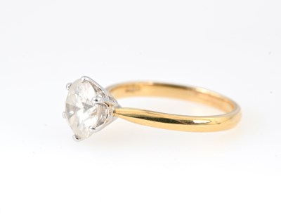 Lot 67 - An 18ct gold diamond single-stone ring