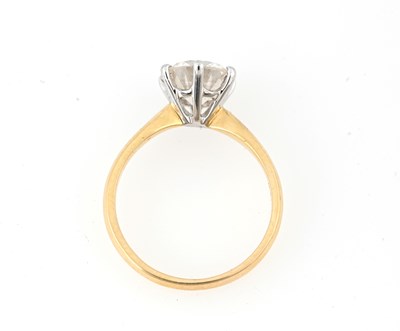 Lot 67 - An 18ct gold diamond single-stone ring