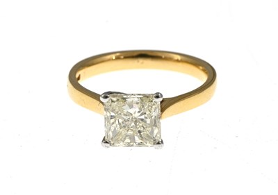 Lot 64 - An 18ct gold diamond single-stone ring