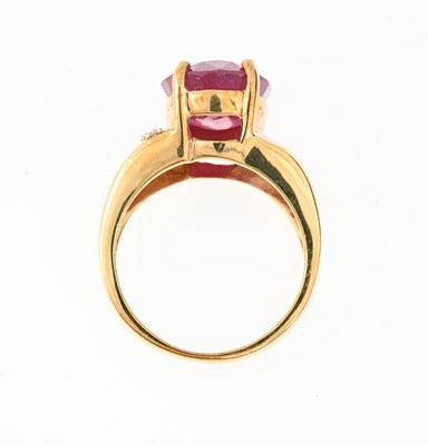 Lot 43 - An 18ct gold ruby and diamond dress ring