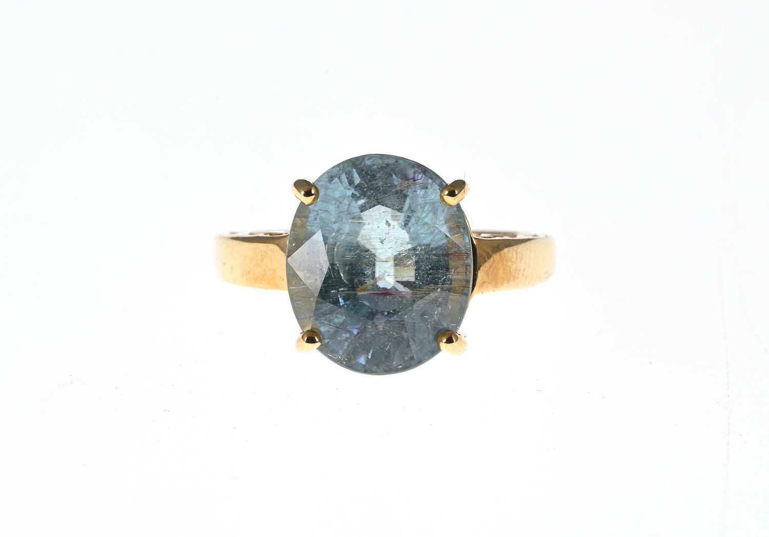 Lot 41 - An 18ct gold blue tourmaline single-stone ring