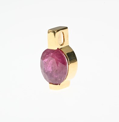 Lot 44 - An 18ct gold ruby single-stone pendant