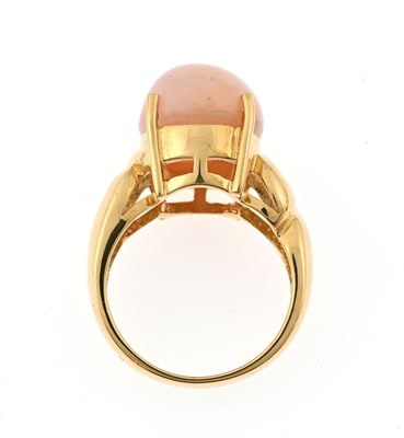 Lot 42 - An 18ct gold pink opal single-stone ring