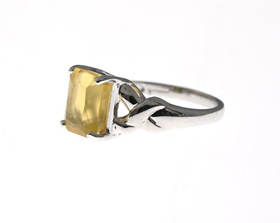 Lot 20 - An 18ct gold fire opal single-stone ring