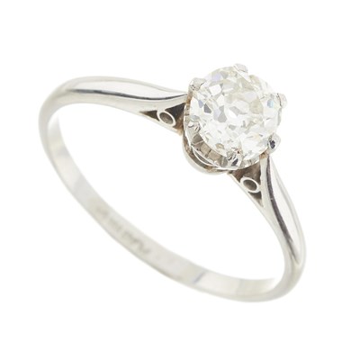 Lot 36 - An early 20th century platinum diamond single-stone ring