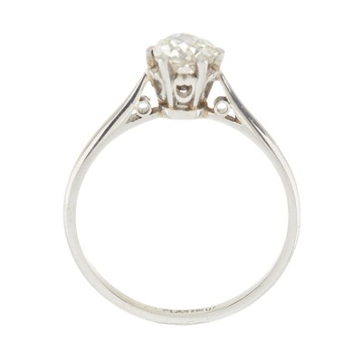 Lot 36 - An early 20th century platinum diamond single-stone ring