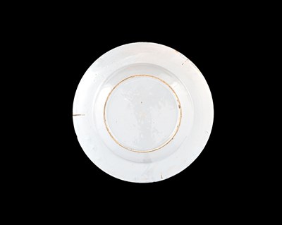 Lot 833 - A Bristol Delft bianco sopra bianco plate,...