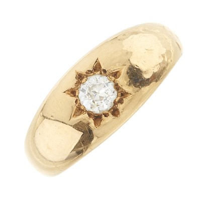 Lot 137 - An early 20th century 18ct gold diamond band ring