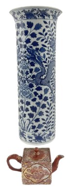 Lot 133 - A Chinese blue and white sleeve vase, painted...