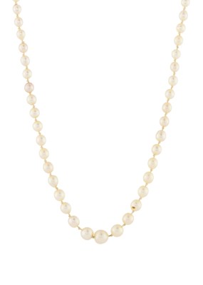 Lot 134 - An early 20th century pearl single-strand necklace, with 18ct gold paste and diamond clasp