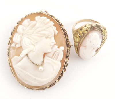 Lot 301 - A 10ct gold cameo ring and a 9ct gold cameo brooch