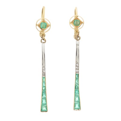 Lot 139 - A pair of early to mid 20th century 18ct gold emerald and diamond drop earrings