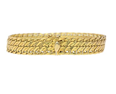 Lot 12 - A 9ct gold woven bracelet