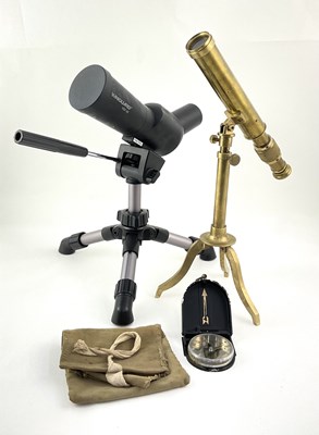 Lot 222 - A Vanguard VSF-55 spotting scope and Vanguard...