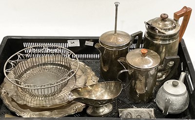 Lot 29 - A collection of plated and metal wares...