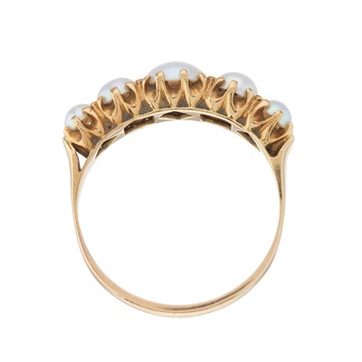 Lot 11 - A late Victorian 18ct gold graduated split...