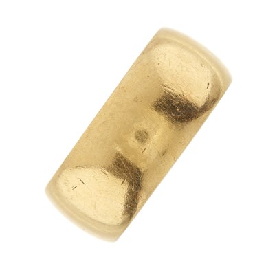 Lot 150 - An Art Deco 18ct gold wedding band ring