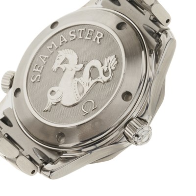 Lot 297 - Omega - A Seamaster Diver 300M bracelet watch