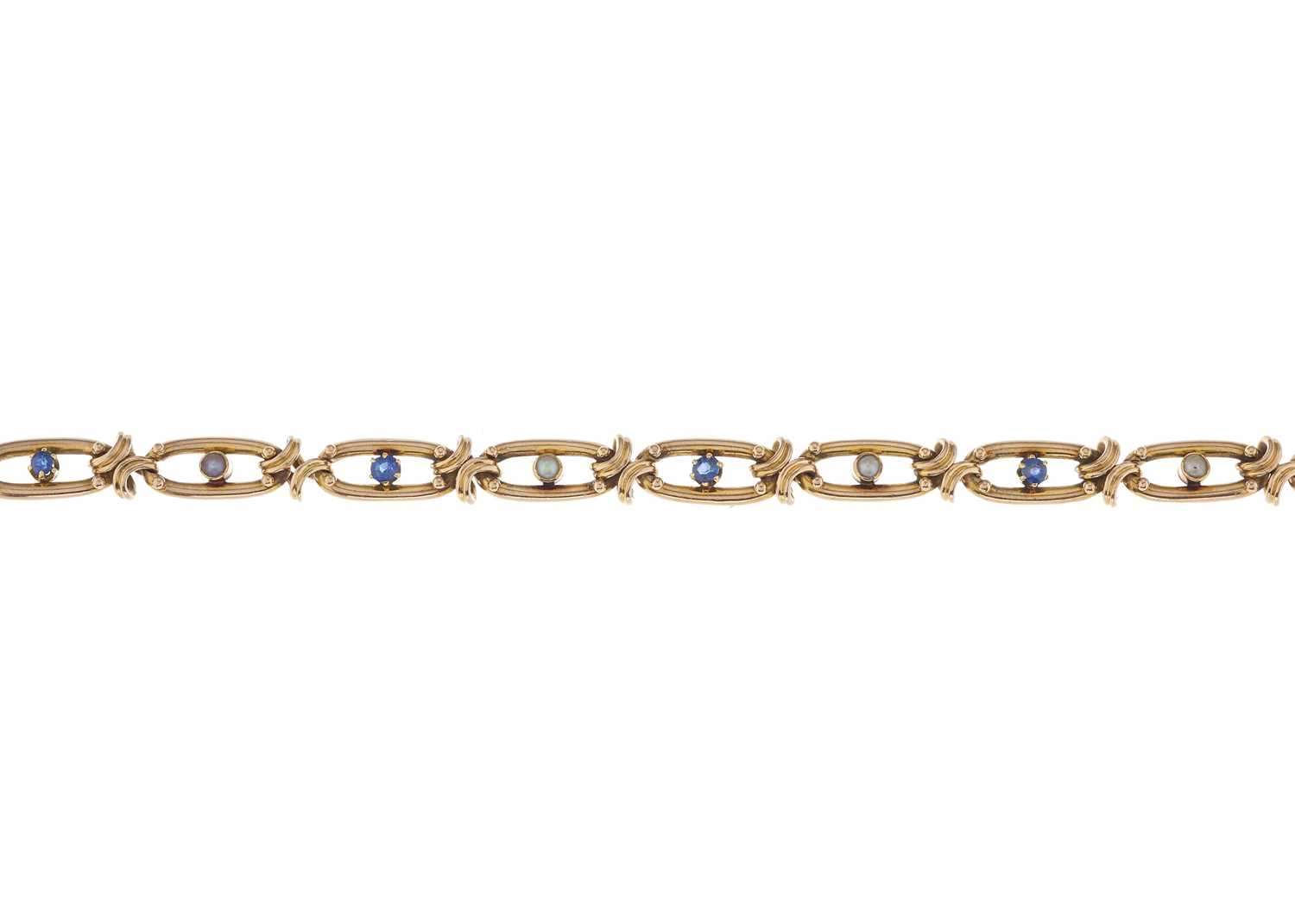 Lot 28 - An early 20th century 15ct gold alternating...