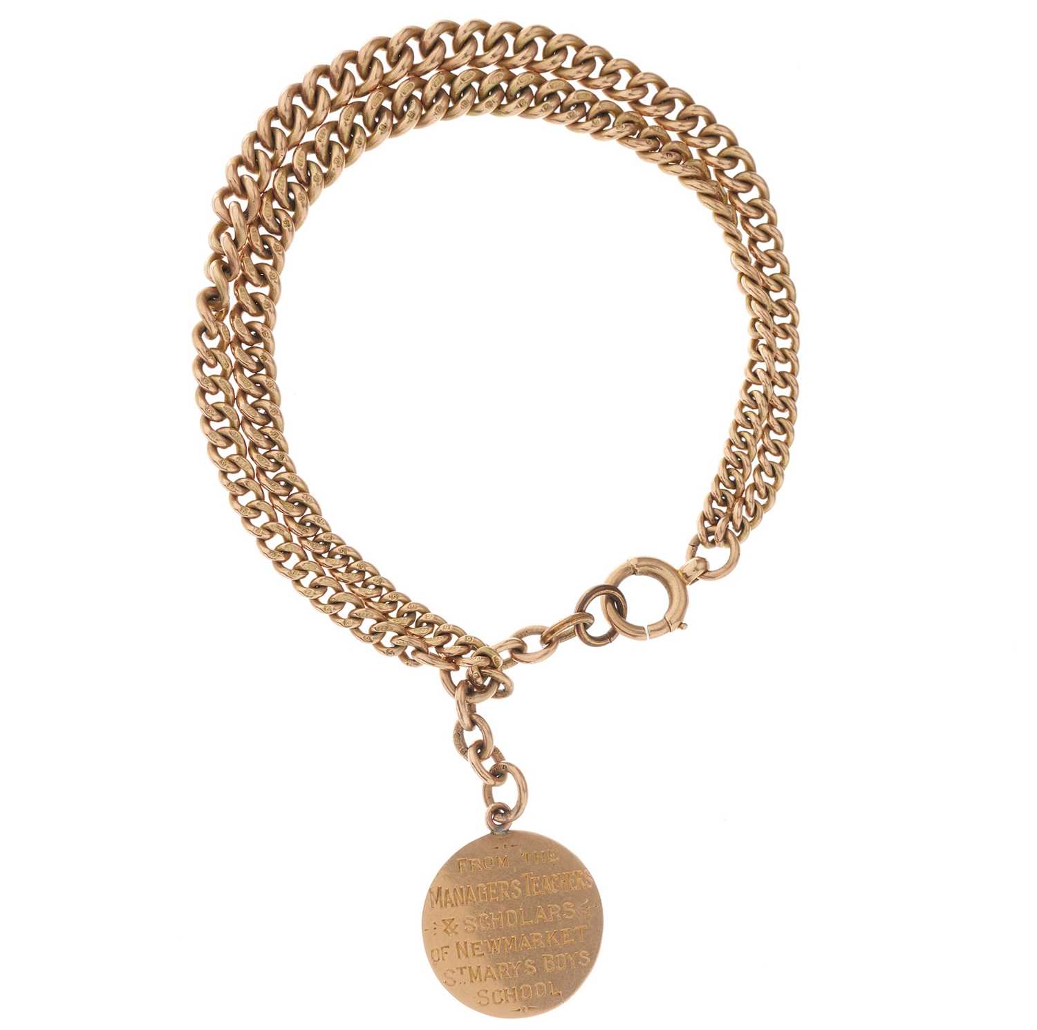 Lot 29 - An early 20th century 9ct gold graduated...