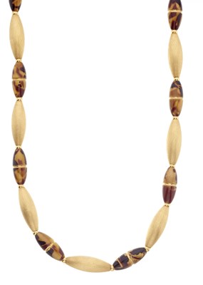 Lot 178 - An 18ct gold enamel necklace