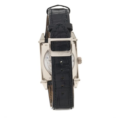 Lot 231 - Girard-Perregaux, an 18ct gold Vintage 1945 wrist watch