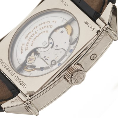Lot 231 - Girard-Perregaux, an 18ct gold Vintage 1945 wrist watch