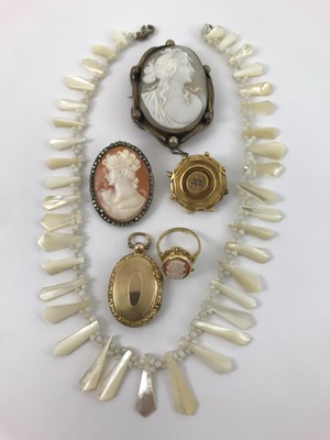 Lot 291 - A selection of gold, silver and base metal jewellery