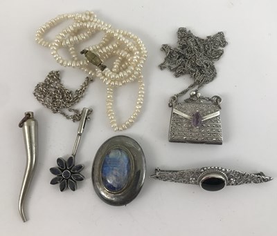 Lot 313 - A silver labradorite brooch, a silver amethyst and marcasite handbag necklace and further items