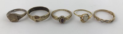 Lot 294 - Five gem-set rings