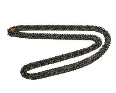 Lot 73 - Alison Evans, a titanium and 18ct gold mesh-link necklace