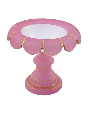 Lot 428 - A Bohemain Barfatan alabaster and strawberry...