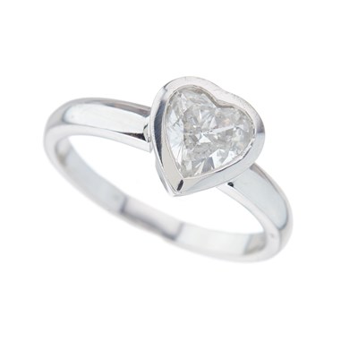 Lot 93 - A platinum heart-shape diamond single-stone...