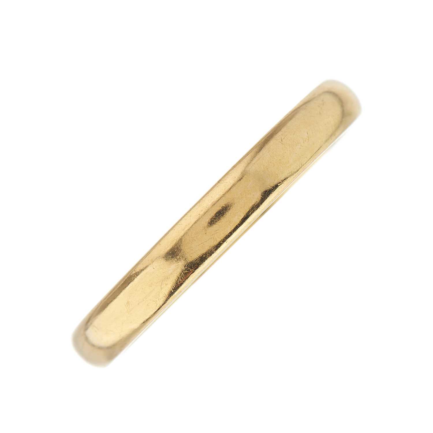 Lot 95 - An Art Deco 22ct gold wedding band ring, maker'...