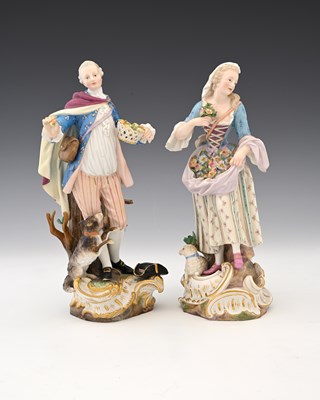 Lot 538 - A pair of Meissen porcelain figures, flower...