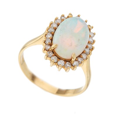 Lot 109 - An 18ct gold oval opal cabochon and...