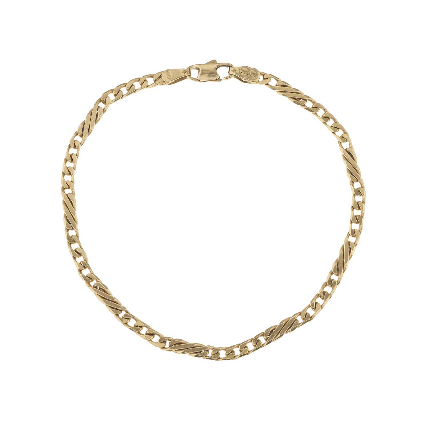 Lot 125 - Unoaerre, an 18ct gold flat figaro-link...