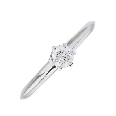 Lot 134 - Tiffany & Co., a platinum brilliant-cut...