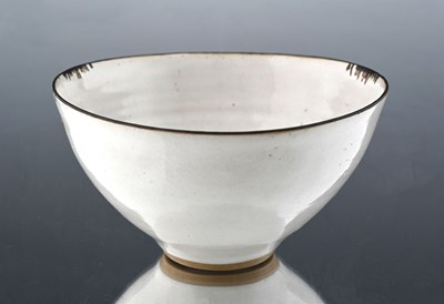 Lot 647 - Dame Lucie Rie (1902-1995), a studio pottery...