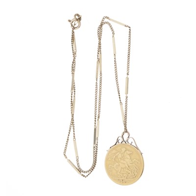 Lot 179 - George V, a gold full sovereign coin pendant, with chain