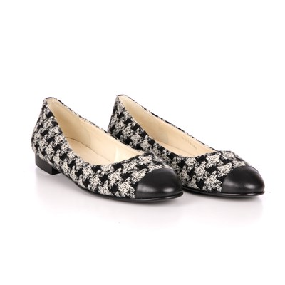 Lot 289 - Chanel, a pair of unworn tweed houndstooth...