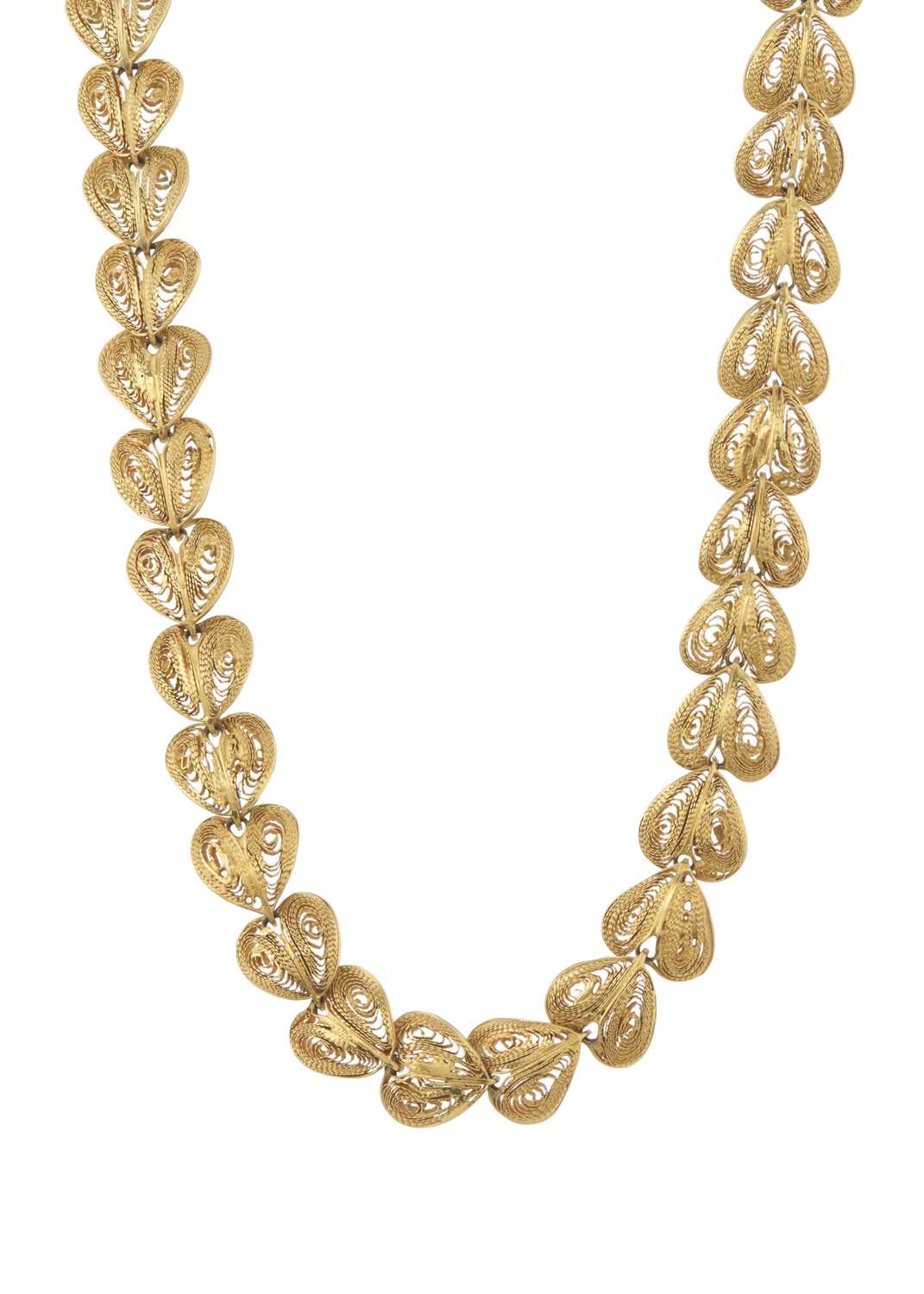 Lot 171 - A gold filigree heart necklace