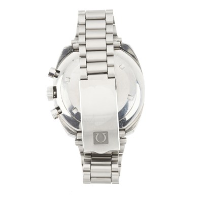 Lot 245 - Omega, a stainless steel Seamaster Yachting bracelet watch