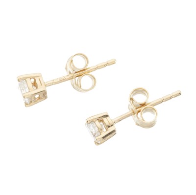 Lot 40 - A pair of 18ct gold brilliant-cut diamond single-stone stud earrings