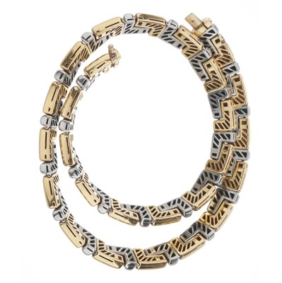 Lot 135 - Bulgari, a vintage 18ct bi-colour gold collar necklace