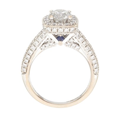 Lot 123 - Vera Wang, an 18ct gold diamond cluster dress ring