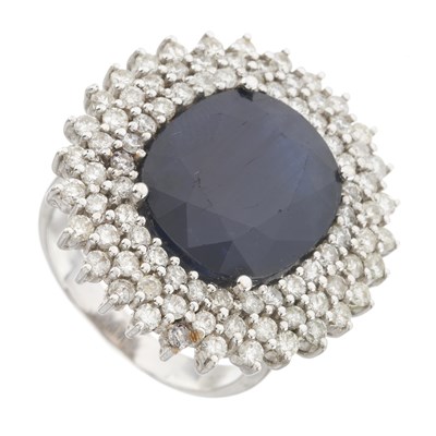 Lot 175 - An 18ct gold sapphire and diamond cluster dress ring